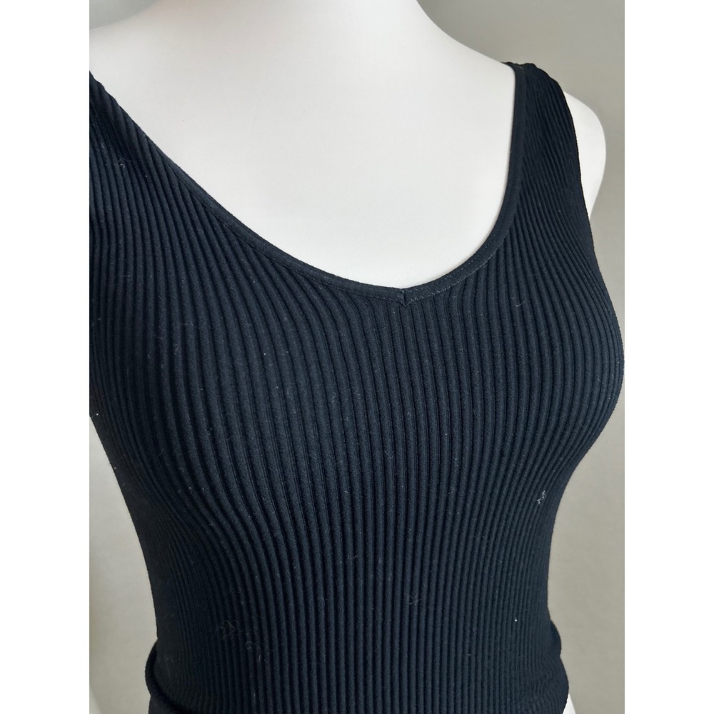 Black Ribbed V-Neck Tank Top - Picture 2 of 4